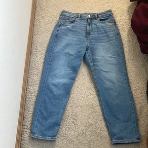 Size 8 American Eagle stretch Jeans.